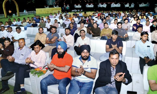 SP Trading organises Motivational Event for dealers and shopkeepers in Surat