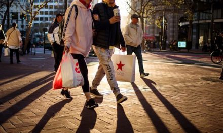 US clothing retail sales down 0.5 per cent