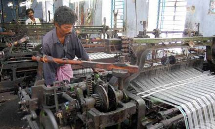 Power loom owners from Erode against imposition of import duty on yarn