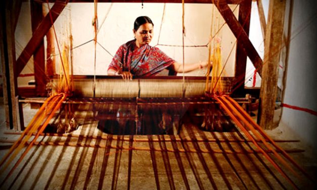 TS Govt committed to welfare of weavers