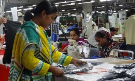 Surat should concentrate on garment manufacturing