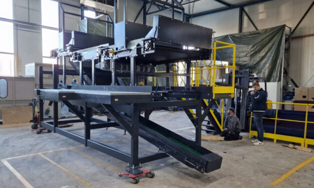 TrimClean is removing trims from waste clothes