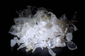 FixDye to produce recycled dope-dyed filament yarn with rPET flakes on systems of Oerlikon Barmag Huitong Engineering This is an unbeatable advantage when it comes to the ambitious goals of the circular economy. The plant with a capacity of 3 x 180 tons per day of recycled bottle flakes for textile filament yarn is a clear commitment to the sustainable textile industry. From mid-2025, it will mainly produce FDY and POY/DTY for the European and US markets. The yarns produced are spun-dyed for ecological reasons, zero water dyeing method. With its sustainability concept, FixDye is a pioneer in the textile industry. Certified by numerous recognized institutes such as GRS, BSCI and OEKO-TEX, the company produces everything from recycled melts to textile surfaces for well-known international textile and sporting goods manufacturers. "In the medium term, FixDye also wants to offer materials produced using the Textile-2-Textile recycling process," explains Ivan Ye, CMO of FixDye. "Confidence in the reliability of the highly efficient systems and the sustainable, energy-saving concept were the decisive aspects in choosing OBHE as the supplier of the polycondensation system," adds General Manager Kevin Wang. 