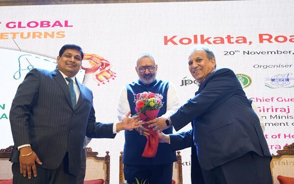 Textiles Minister addresses Bharat Tex Roadshow in Kolkata