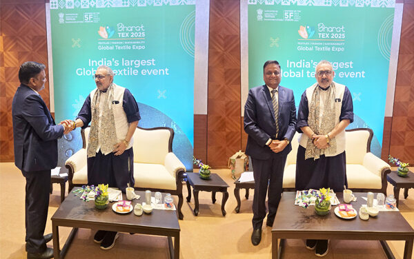 Hon’ble Minister Giriraj Singh & Colorjet Chairman discuss Sustainability & ‘Make In India’ in Textile Printing