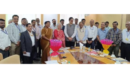 Secretary, Ministry of Textiles Reviews Activities of Textile Institutions, Export Councils, and Research Associations in Mumbai
