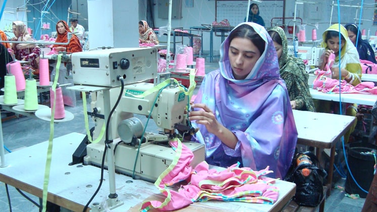 Pakistan Textile sector faces layoffs, shutdowns as export momentum weakens