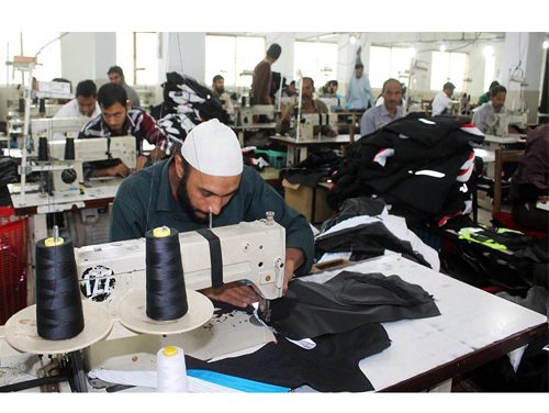 Pakistan’s textile and apparel exports declined