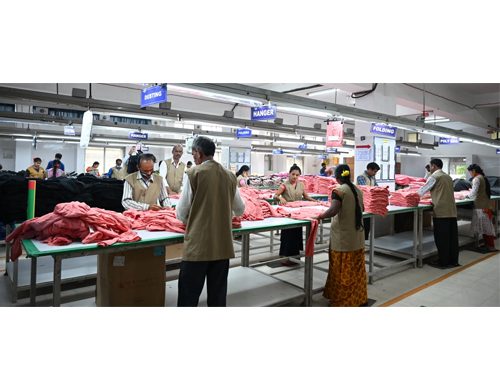 India‘s textile and apparel exports declined by -2.22% in FY 26