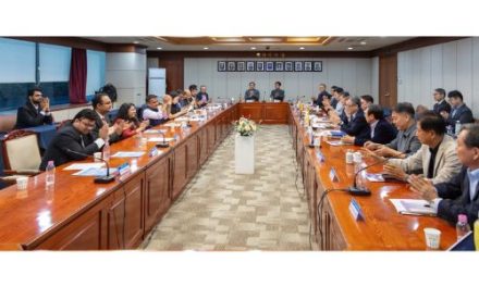 Gujarat Deputy CM invites Youngone Corporation to invest in textiles